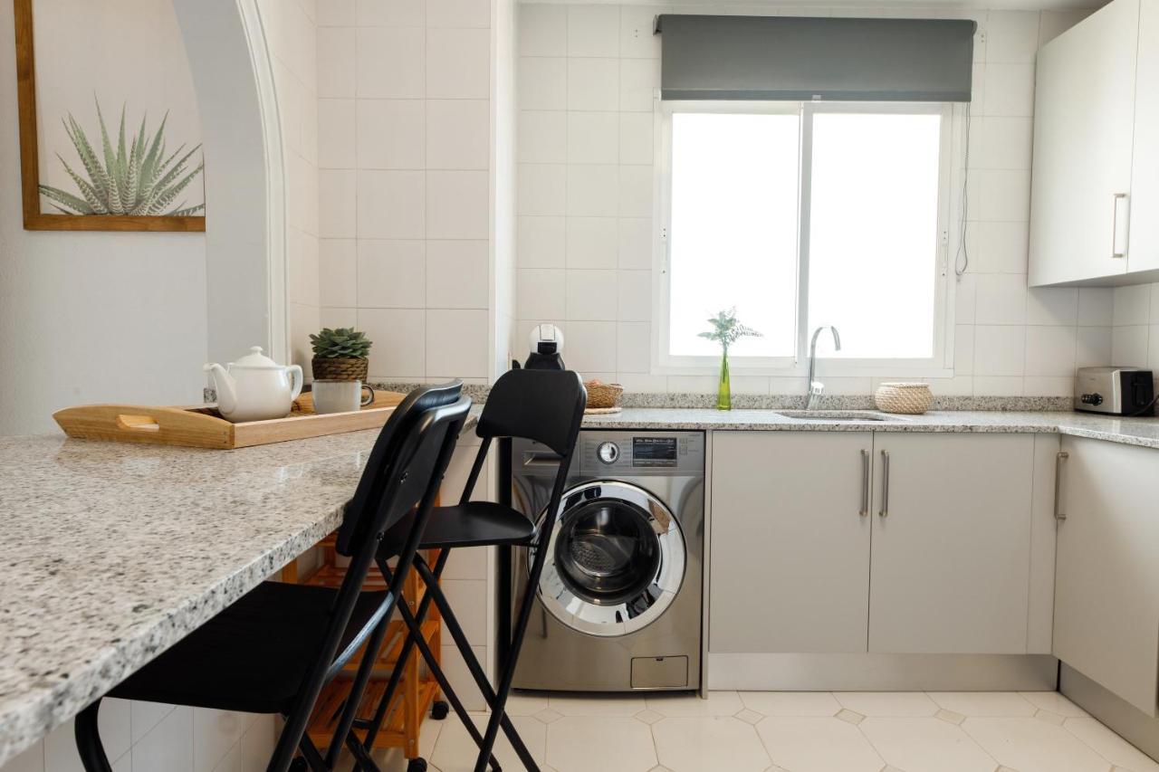 Spacious 2-Bedroom Apartment With Free Parking Sitio de Calahonda Екстериор снимка