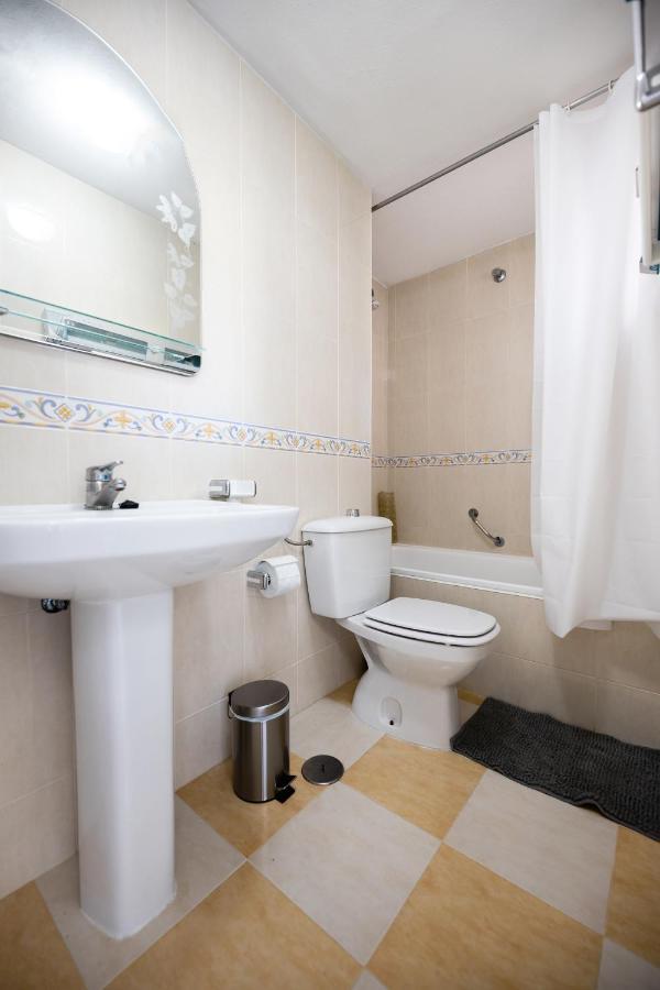 Spacious 2-Bedroom Apartment With Free Parking Sitio de Calahonda Екстериор снимка