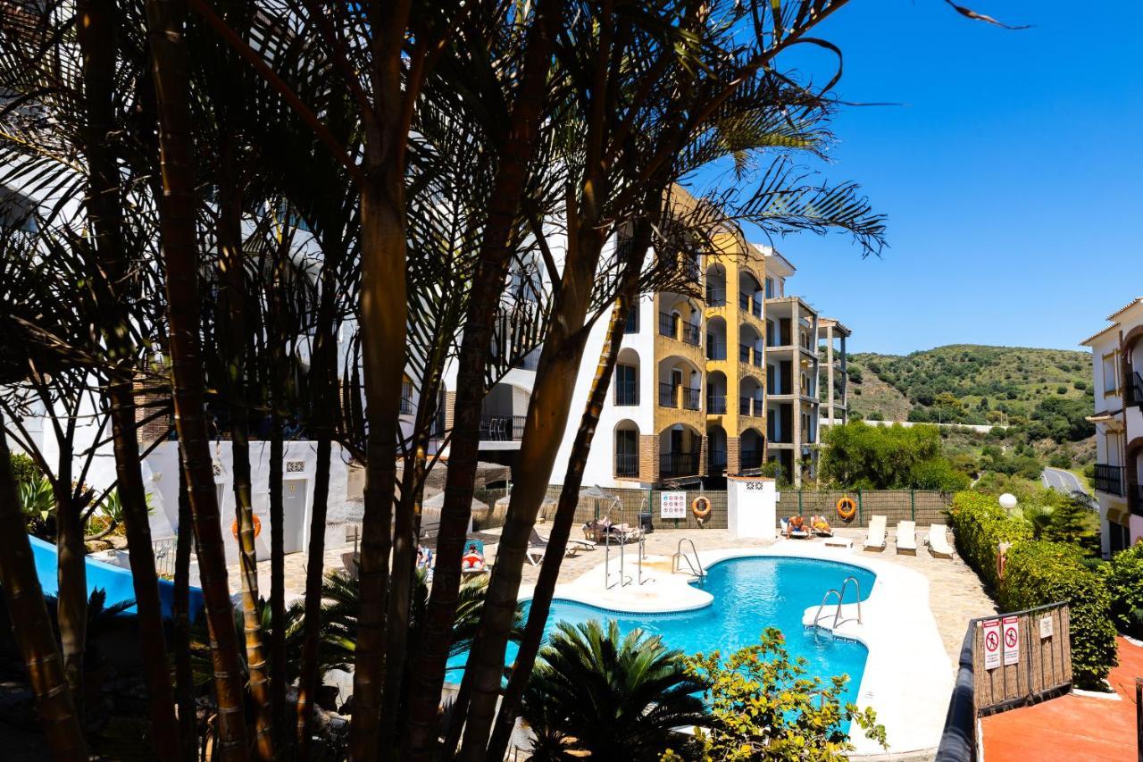 Spacious 2-Bedroom Apartment With Free Parking Sitio de Calahonda Екстериор снимка