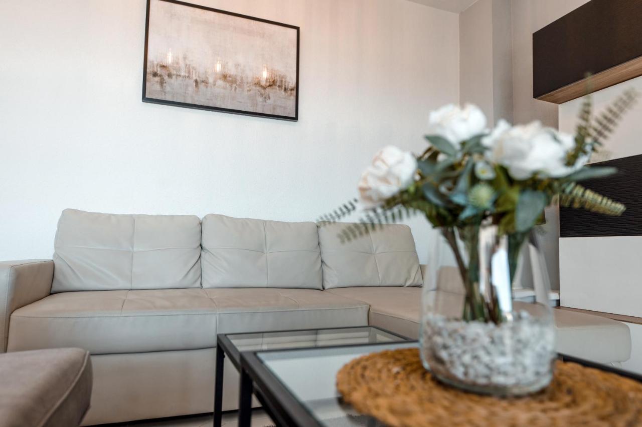 Spacious 2-Bedroom Apartment With Free Parking Sitio de Calahonda Екстериор снимка