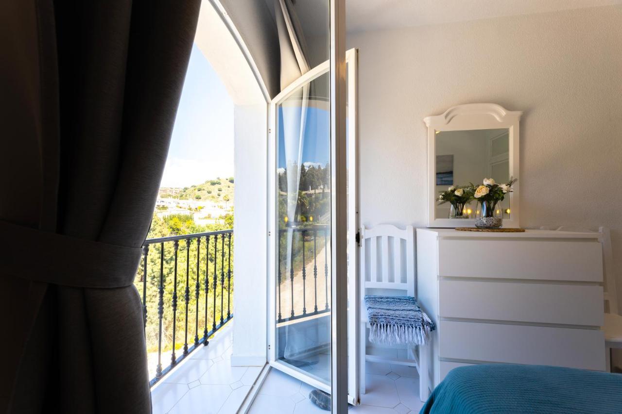 Spacious 2-Bedroom Apartment With Free Parking Sitio de Calahonda Екстериор снимка