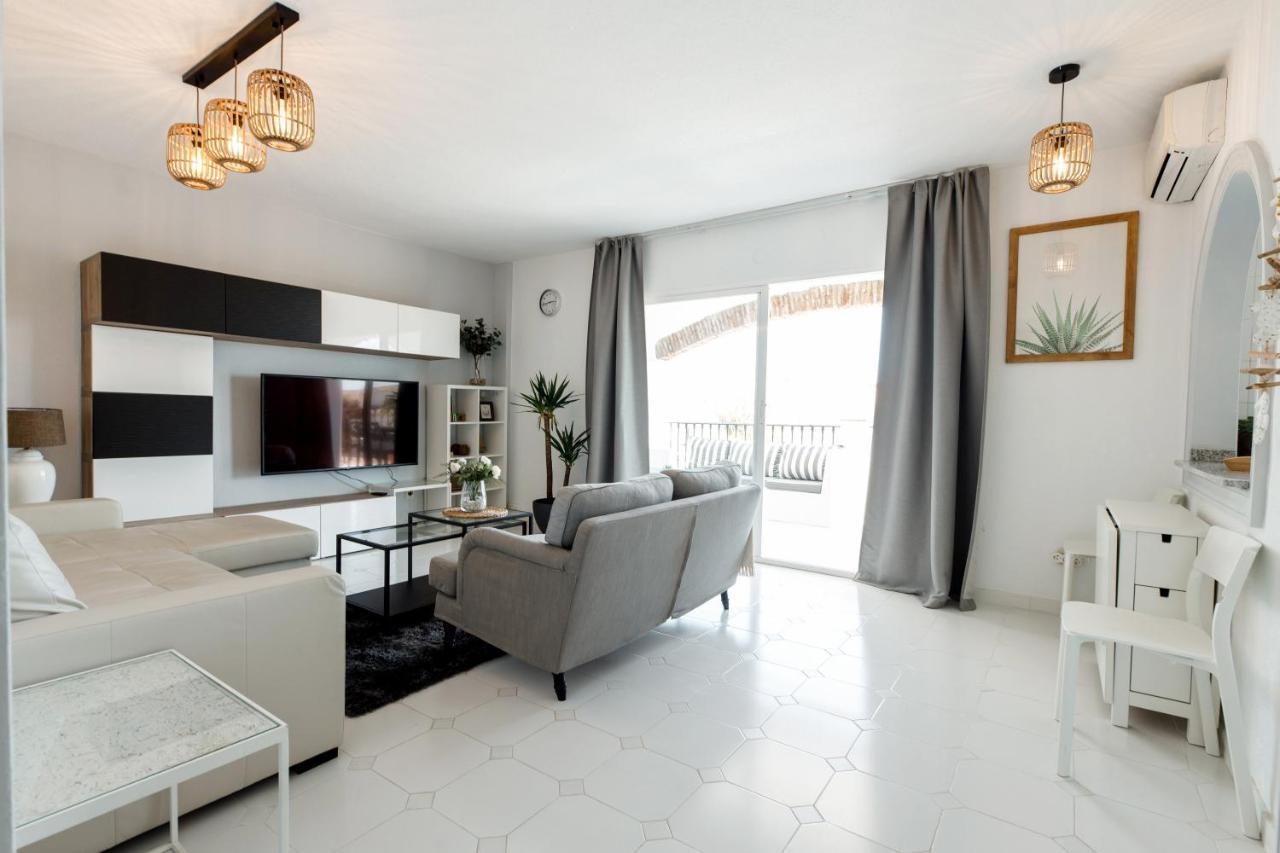 Spacious 2-Bedroom Apartment With Free Parking Sitio de Calahonda Екстериор снимка