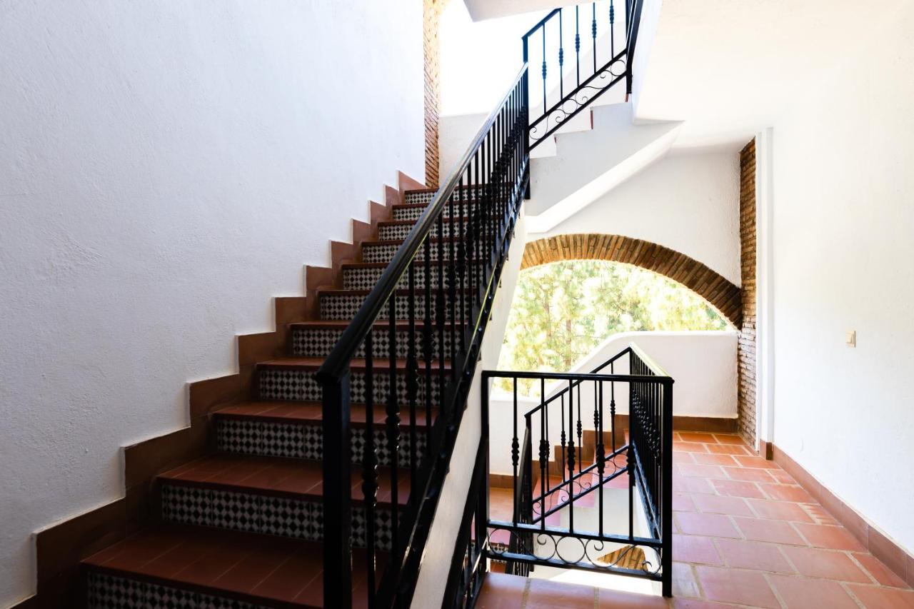 Spacious 2-Bedroom Apartment With Free Parking Sitio de Calahonda Екстериор снимка