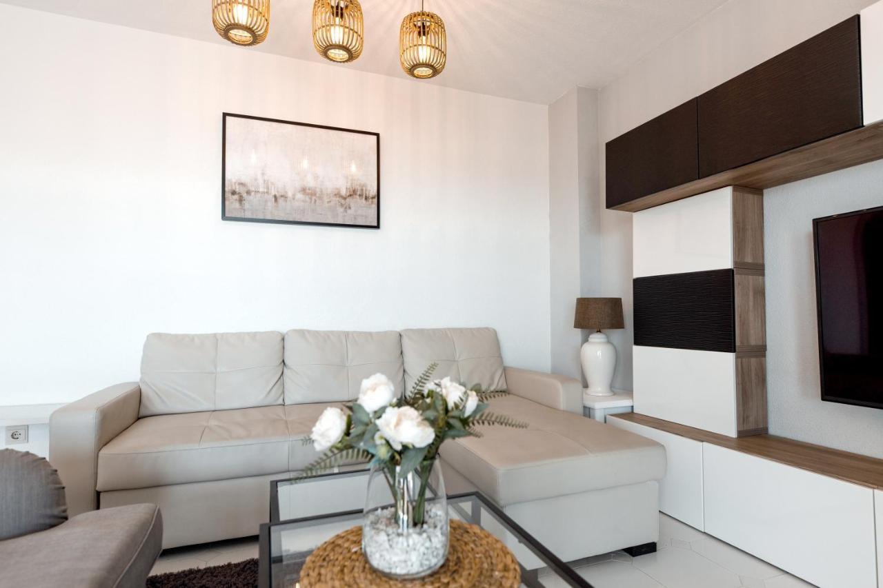Spacious 2-Bedroom Apartment With Free Parking Sitio de Calahonda Екстериор снимка